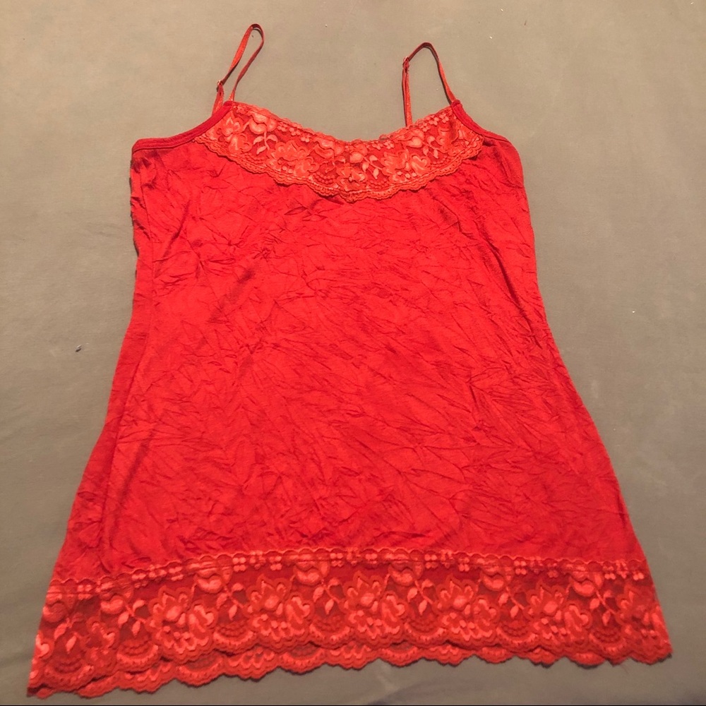 5/$25 Maurice’s Red Lace trim crinkle tank